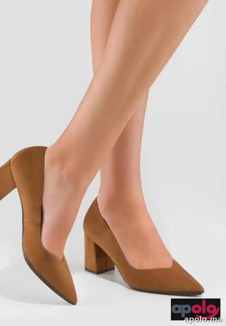 لمن تعشق الأناقة و الأنوثة حداء انيق يساعدك على اظهار اناقتك و جمالك 