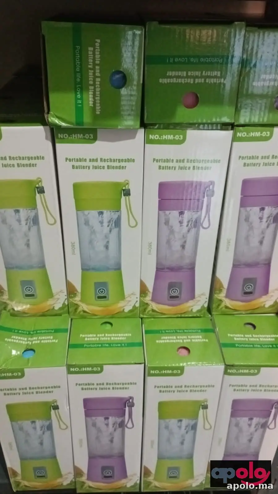 عصارة محمولة  بست شفرات قابلة للشحن CABLE USB   👈 صغير الحجم ، محمولة ومتعددة الاستخدامات ، يمكن استخدامها في العمل أو في الخرجات والنزهات أو عند الإنتهاء من الرياضة. 👈 يمكنك طحن و تحضير طعام للاطفال الرضع من خضار مسلوقة وشوفان وفواكه مهروسة