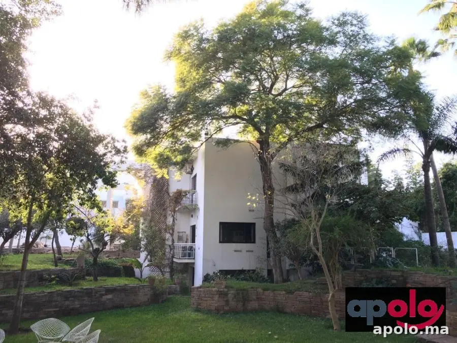 VILLA SOUISSI AVEC CH.CENTRAL ET PISCINE