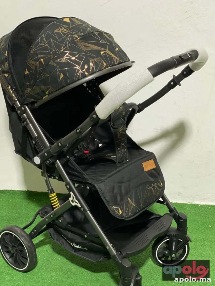 عربة أطفال 